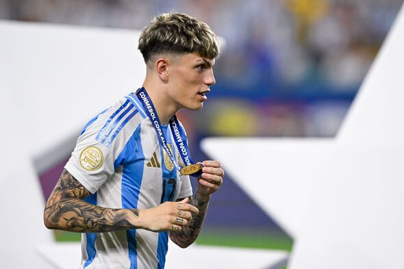 Alejandro Garnacho ne razumije uplakane osjećaje Lionela Messija
